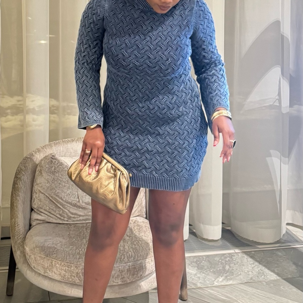 Elegant Blue Knit Dress